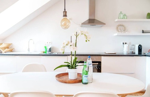 Brussels House | Duplex Apartment - Midi Station/Nespresso/kitchen