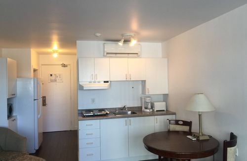 Hull Apartment | Duvernay Studios and Suites