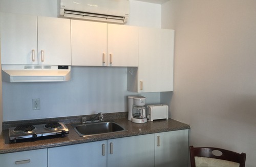 Hull Apartment | Duvernay Studios and Suites