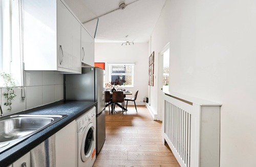 Haggerston Apartment | E8 Modern Flat Sleeps 9 Garden Near Central Ldn
