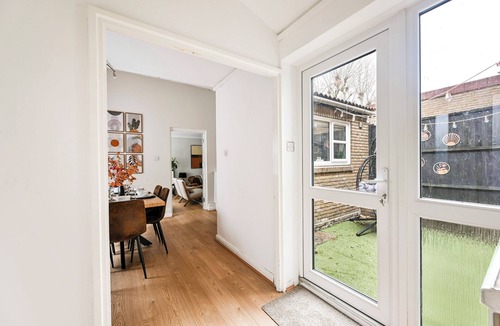Haggerston Apartment | E8 Modern Flat Sleeps 9 Garden Near Central Ldn
