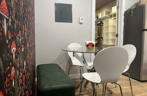 Downtown Apartment | Earthy Tones Summary:
