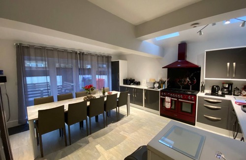 Eastbourne Seafront House | Eastbourne holiday home for 10+