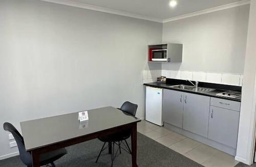 Waiotahi Hotel | Eastland Pacific Motor Lodge