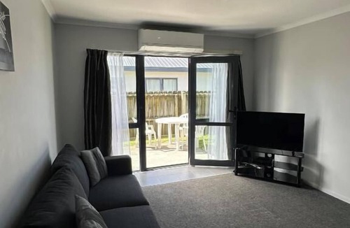 Waiotahi Hotel | Eastland Pacific Motor Lodge