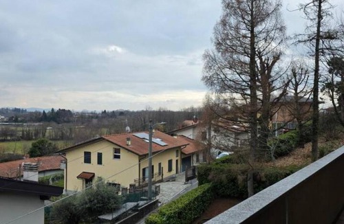Albese con Cassano Apartment | Easy Albese Comfort