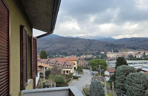 Albese con Cassano Apartment | Easy Albese Comfort