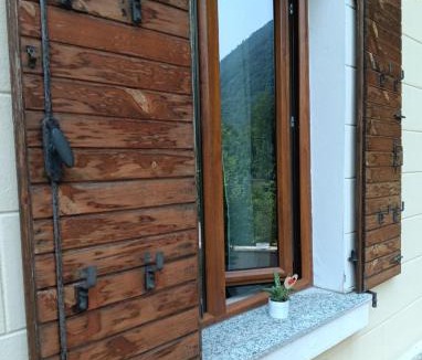 Valganna Apartment | Eden Lake "L'Angolino di GIULIO"