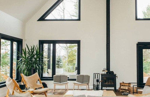 Algonquin Highlands Cabin | Edge of Stillness at Dimensions | Cabin Seventeen