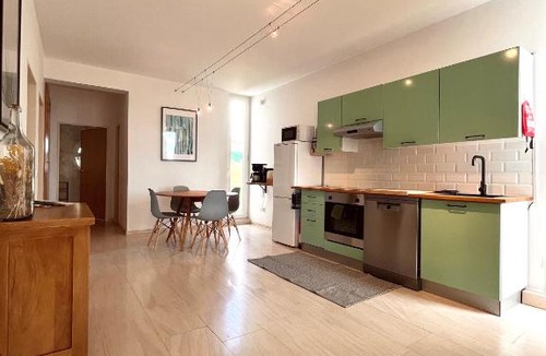 Pataias Apartment | Edles Apartment in Architektenvilla mit großem Pool, Sauna, Dachterrasse und malerischem Garten