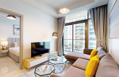 Sheikh Zayed Road Apartment | Elegant 2 Bed| Business Bay | Central & Convenient - Aykon City Tower