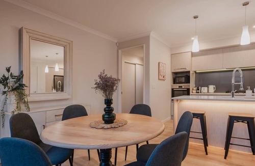 Hornby House | Elegant 3BR Home on Mustang Avenue