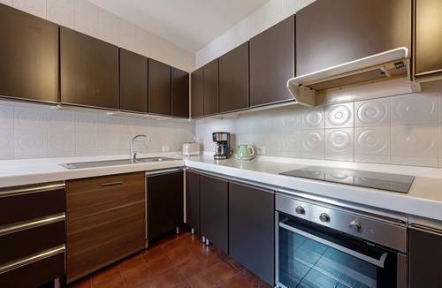 Consiglio di Rumo Apartment | Elegant Apartment with Lake Como View, Wi-Fi and Air Conditioning