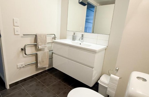 Te Aro Apartment | Elegant City Central Living