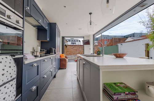 Leamington Spa House | Elegant Townhouse&Basement in Leamington