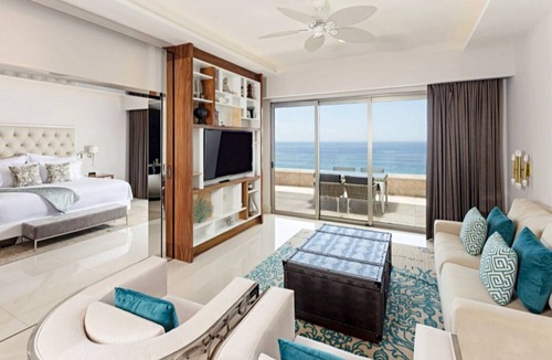 Cabo San Lucas Resort | Elevate Your Cabo Stay: Luxe 2 Bedroom Suite