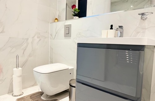 West Thurrock House | Elevate your stay with Sai home