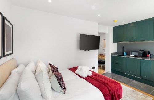 Seven Sisters Apartment | Elevated City Living - Modern & Convenient