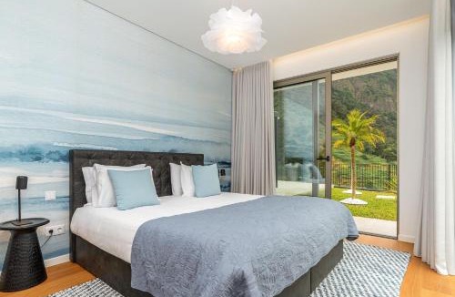 Sao Vicente Villa | Elysium São Vicente - Designer Villa with Ocean View, Heated Pool, Jacuzzi & Sauna
