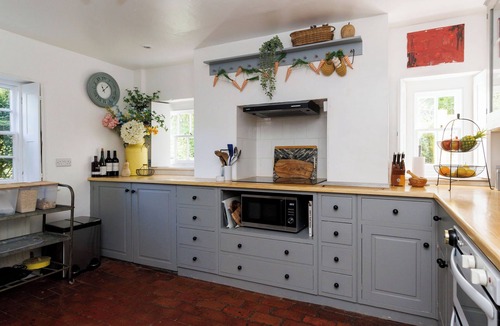 Eartham House | Enchanting 4BD Cottage & Lodge Nr Goodwood