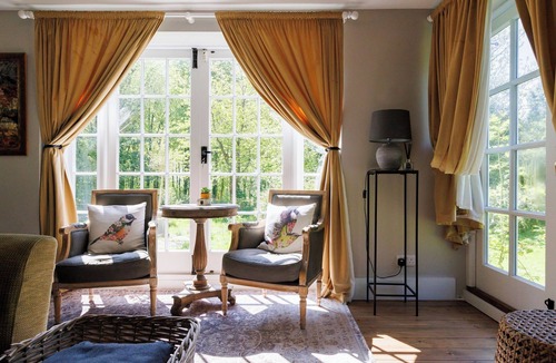 Eartham House | Enchanting 4BD Cottage & Lodge Nr Goodwood