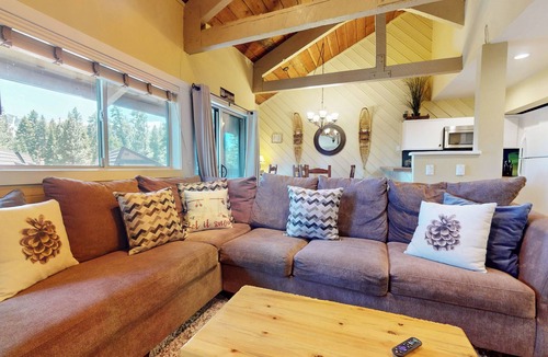 Majestic Pines Condo | End Unit, lots of natural light. Near the Golf Course. On-site Pool!
