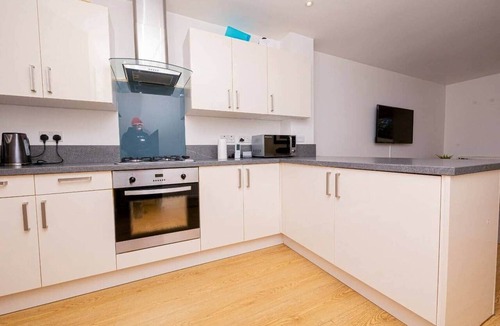 Rugby House | Entire Rugby House, 2 bathrooms, 2 parking spaces.
