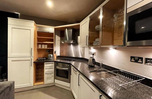 The Cultural Quarter Apartment | Entire Stylish Apartment Central Brighton North St