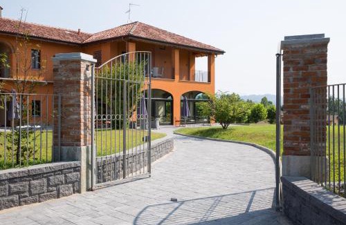 Cazzago Brabbia Hotel | Equirelais