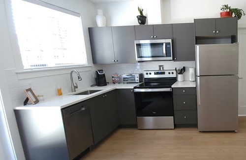 Sooke Apartment | Escape to the Mountains & Ocean with your private hot tub!