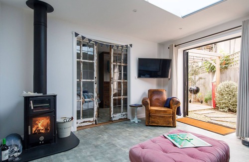 Littlehampton House | Every day's a beach day at Little Driftwood! Seaside Escape for 2 + a dog.