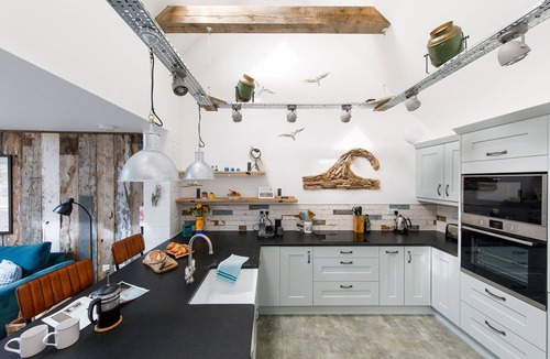 Littlehampton House | Every day's a beach day at Little Driftwood! Seaside Escape for 2 + a dog.