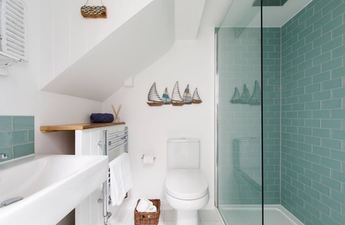 Littlehampton House | Every day's a beach day at Little Driftwood! Seaside Escape for 2 + a dog.