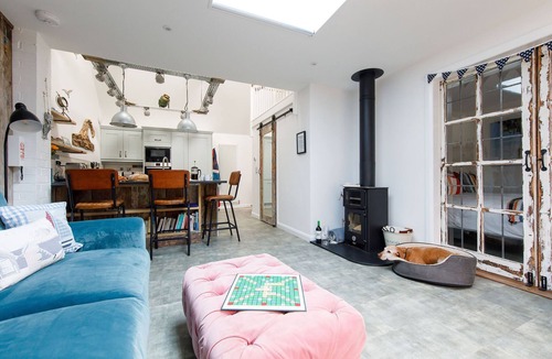 Littlehampton House | Every day's a beach day at Little Driftwood! Seaside Escape for 2 + a dog.