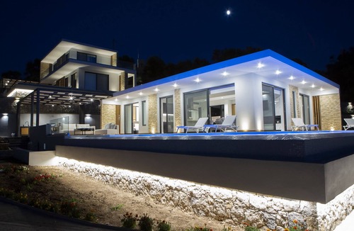 Lefkada Villa | Exceptional Views Topaz 2 Bedroom Villa With 70m2 Pool 5 Mins From City Centre