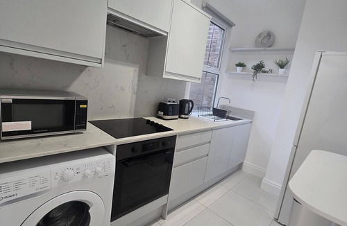 Arnos Grove Apartment | Exclusive 1BR flat, Arnos Grove Station