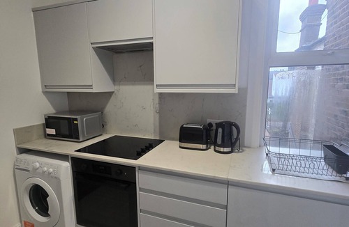 Arnos Grove Apartment | Exclusive 1BR flat, Arnos Grove Station