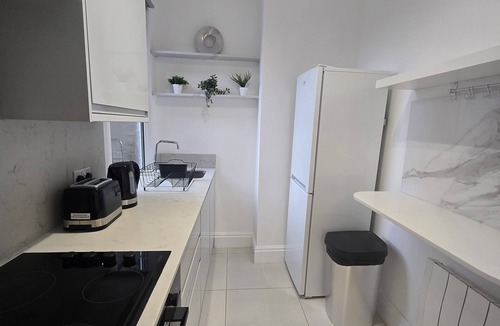 Arnos Grove Apartment | Exclusive 1BR flat, Arnos Grove Station