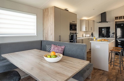 Plaitford Ski Chalet | Exclusive 3 bedroom Lodge sleeps 6