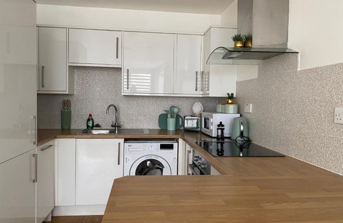 Southgate Apartment | Executive North London Southgate Serviced Apartment - Contractors Ready