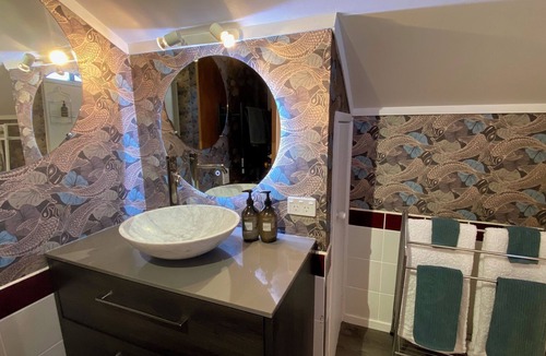 Thames Bed & Breakfast | Expansive Sea Views and Close to Town