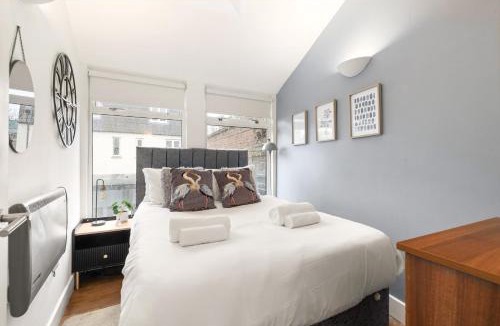 Shacklewell Apartment | Exquisite 4BR Home 15 Guests Prime Central London