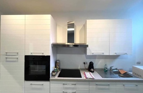 Giambellino Apartment | Fabulous apartment via Savona