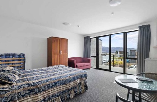 Lowburn House | Falcons Nest