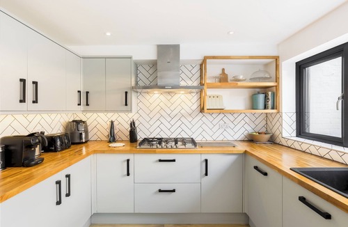 Whitnash House | Family Friendly 3 Bed Home - Pass the Keys