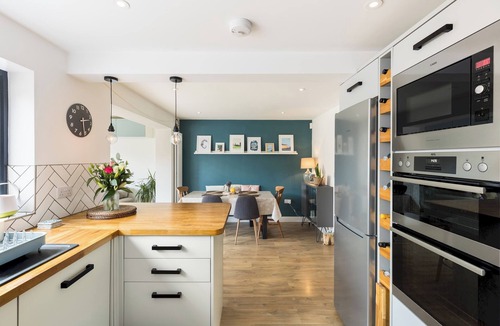 Whitnash House | Family Friendly 3 Bed Home - Pass the Keys