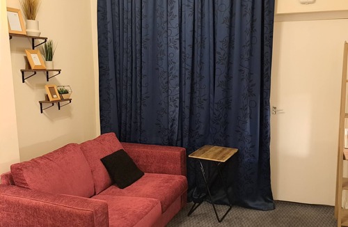 River Apartment | Family friendly, spacious and close to grocery outlets,restaurants and transport
