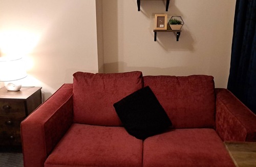 River Apartment | Family friendly, spacious and close to grocery outlets,restaurants and transport