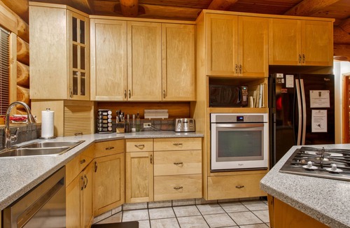 Sunburst Estates Cabin | Family Friendly True Log Home experience