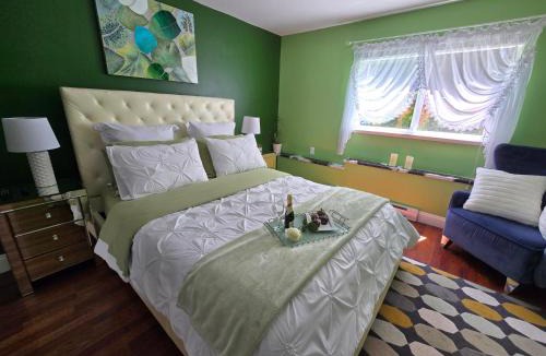 District of North Vancouver Apartment | Family Home - Suite